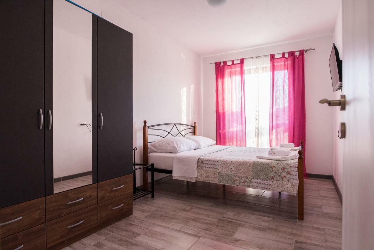 Apartments Mario Malinska Buitenkant foto
